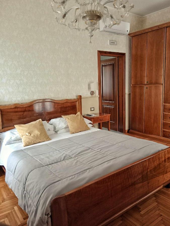 Relais Toti Beb Bed E Breakfast Couette-café
